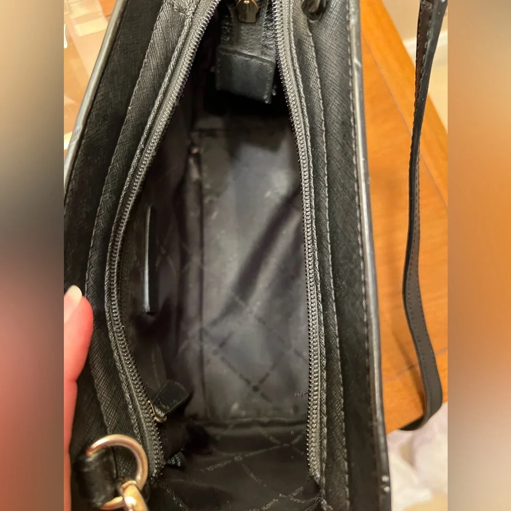 Michael Kors Selma Medium Black Saffiano Leather Messenger Crossbody Bag